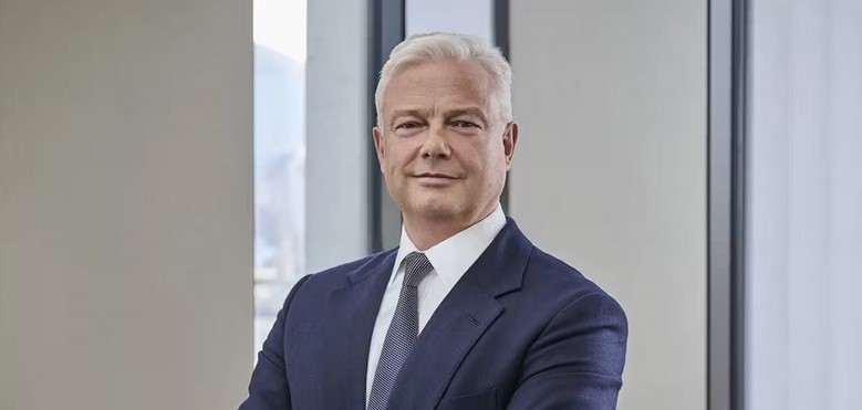 Richard Oldfield, CEO of Schroders, will remain with the firm