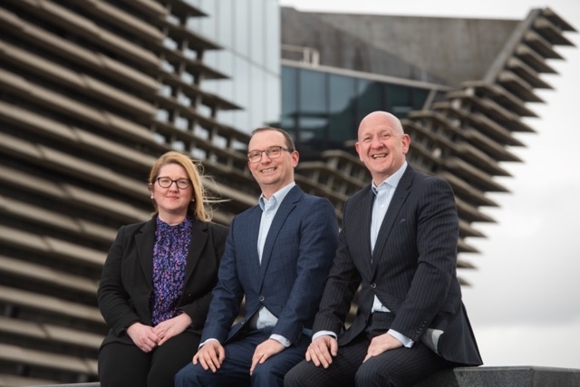 L-R: Lauren Whitters, Duncan Fernie and Johnston Carmichael Wealth’s managing director Craig Hendry, outside Dundee’s V&A museum